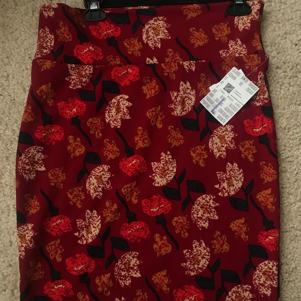Large Lularoe Cassie
